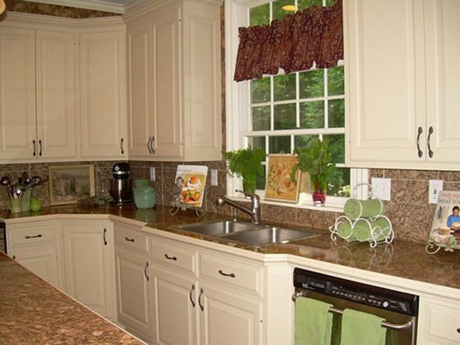 What are some popular kitchen color schemes?