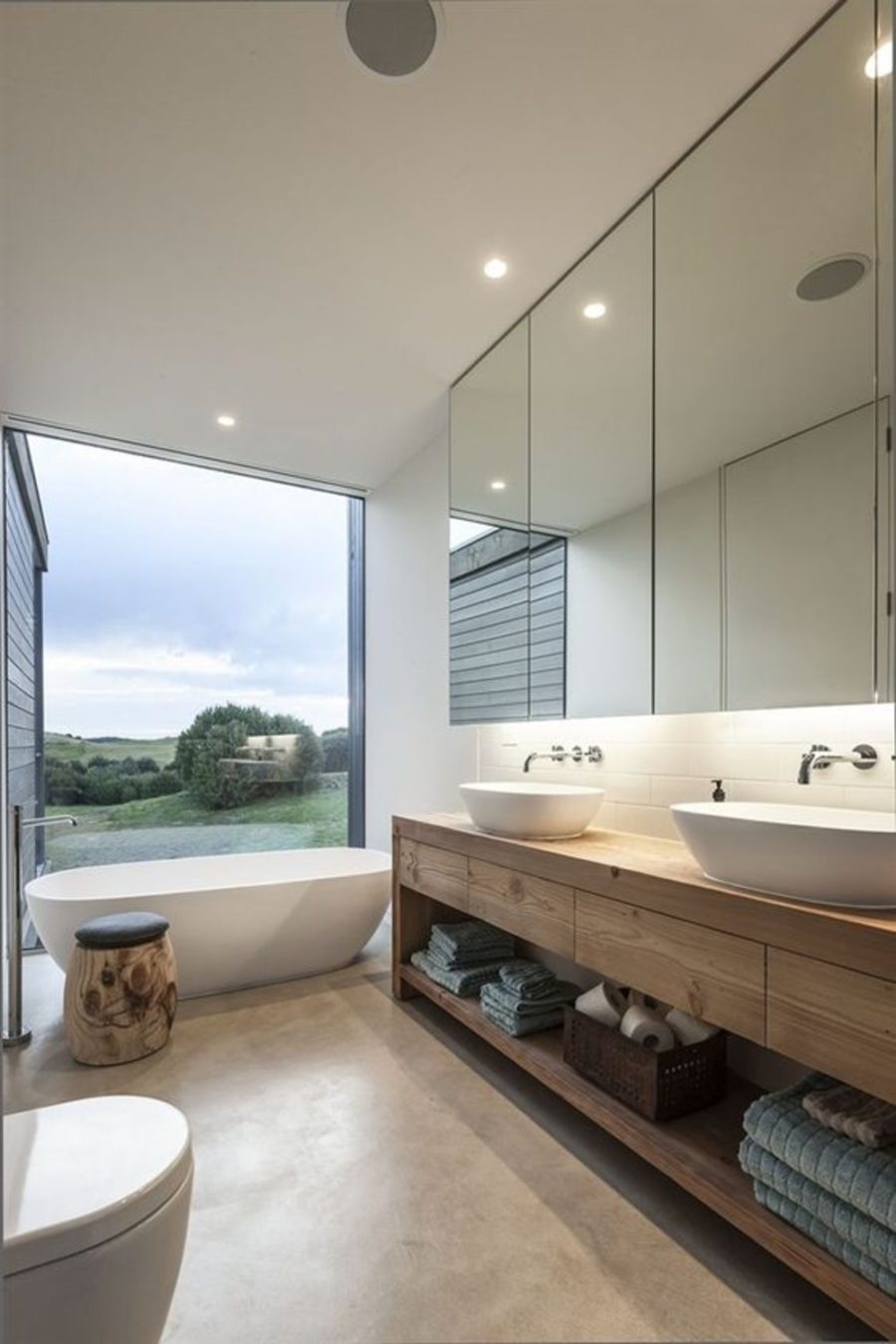 Big Bathroom Mirror Trend in Real Interiors