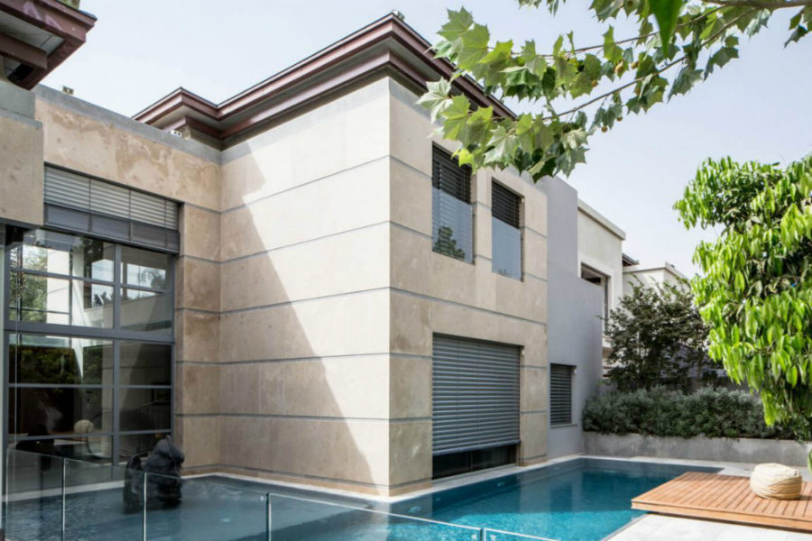 Grand Modernist House in Israel Opens Up to Its Own Courtyard