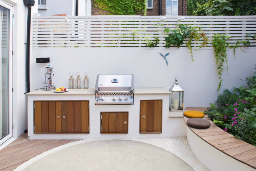 Cooking Fresh is Easy in Modern Outdoor Kitchens