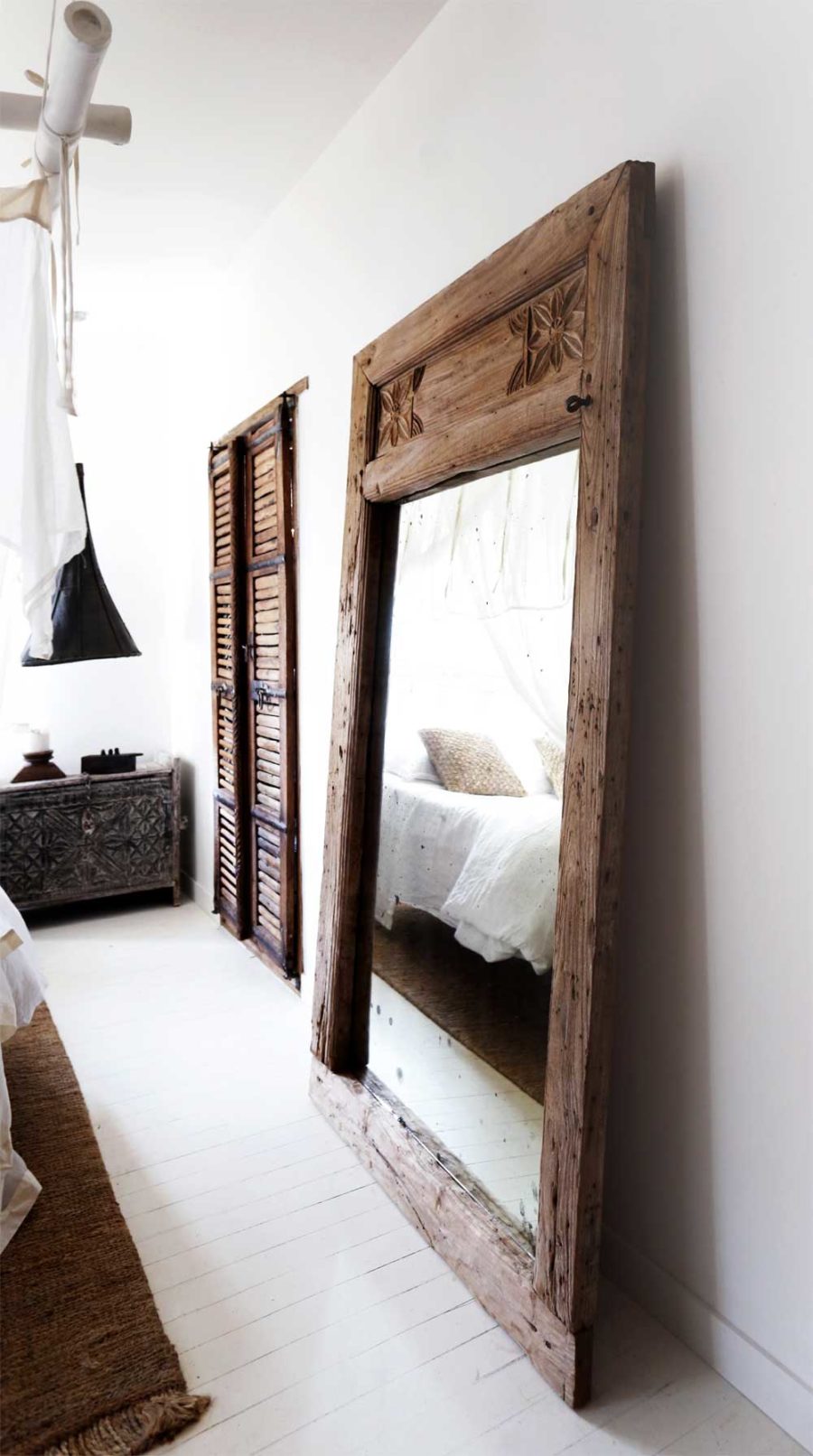 Bedroom Mirror Designs That Reflect Personality