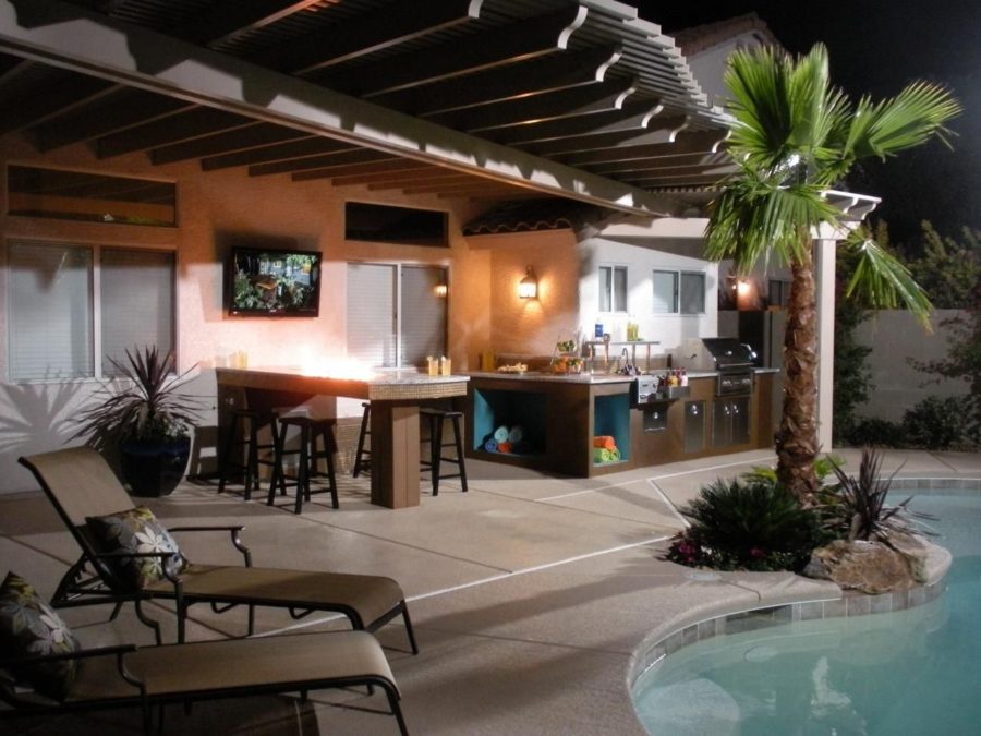 20 Modern Outdoor Bar Ideas To Entertain With!