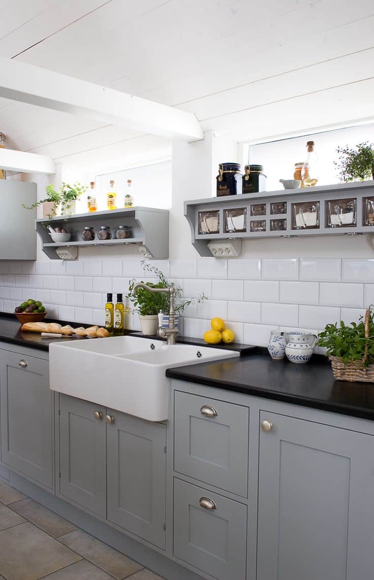 40 Romantic and Welcoming Grey Kitchens For Your Home