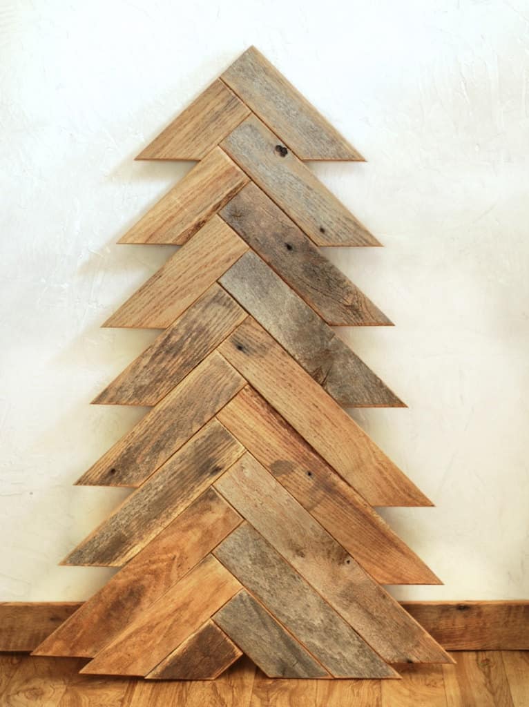 10 Wooden Christmas Trees with Eco-Style