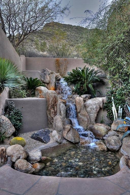 Arizona Desert Home Combines Waterscaping, Xeriscaping and ...