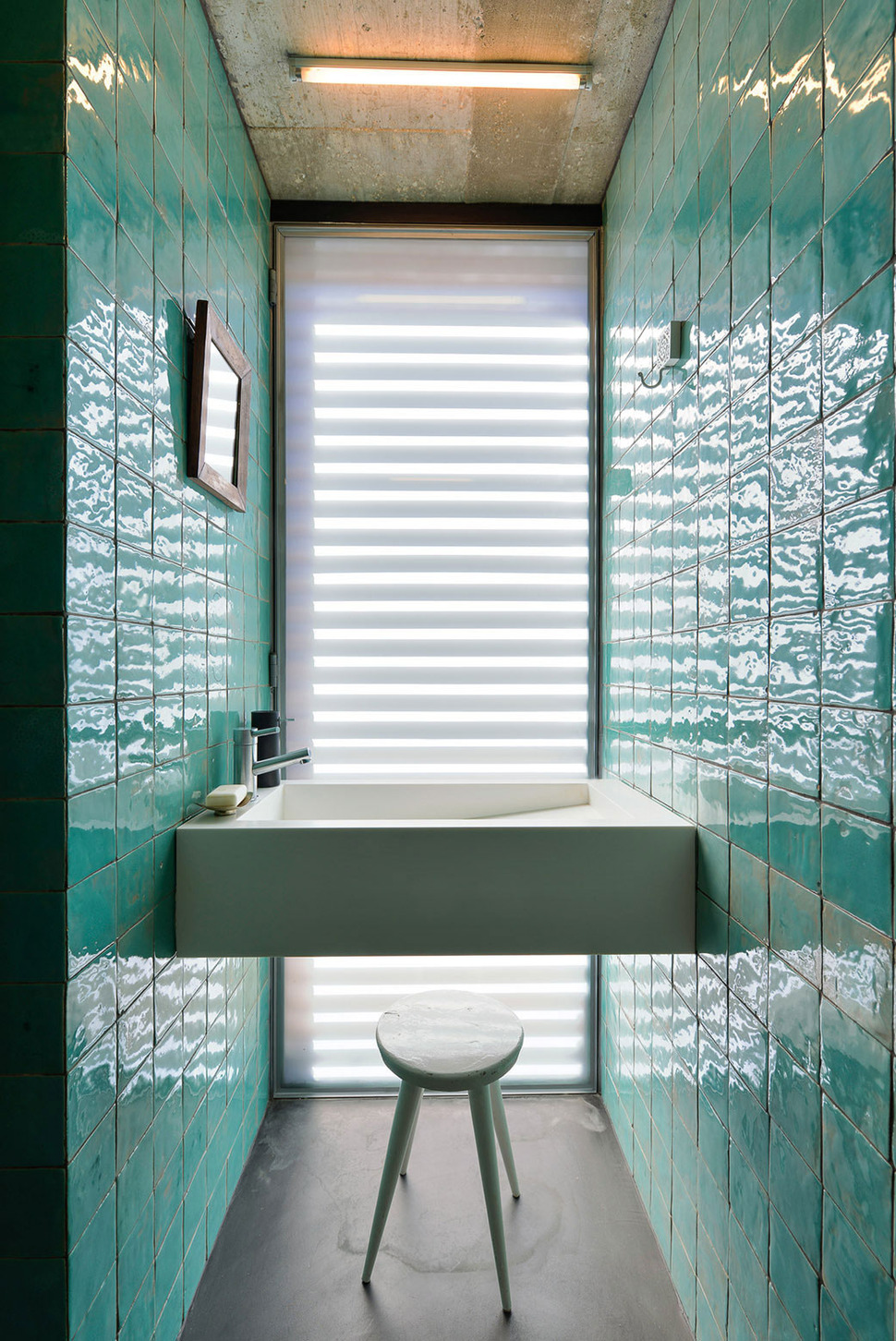 Top 10 Tile Design Ideas for a Modern Bathroom for 2015
