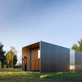 MIMA Light house by MIMA Architects 285x285 Portable Homes You Can Take Anywhere in the World