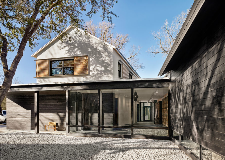 Modern Texas Prefab House by Aamodt Plumb