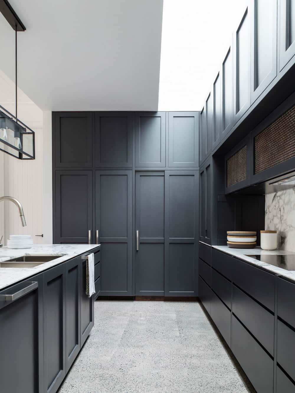 Modern minimalist kitchen cabinets