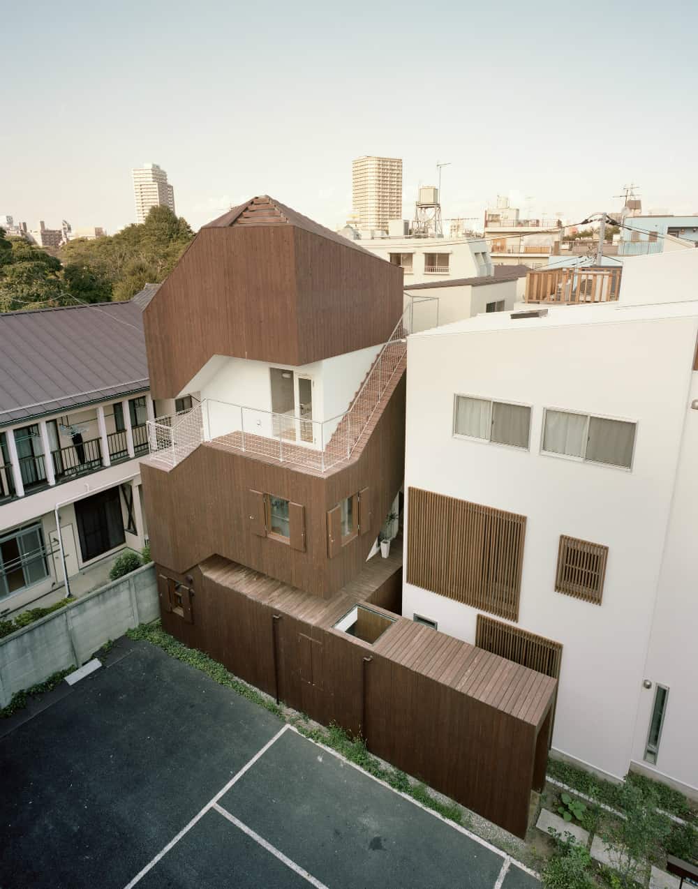 Double Helix House by Onishimaki + Hyakudayuki Architects