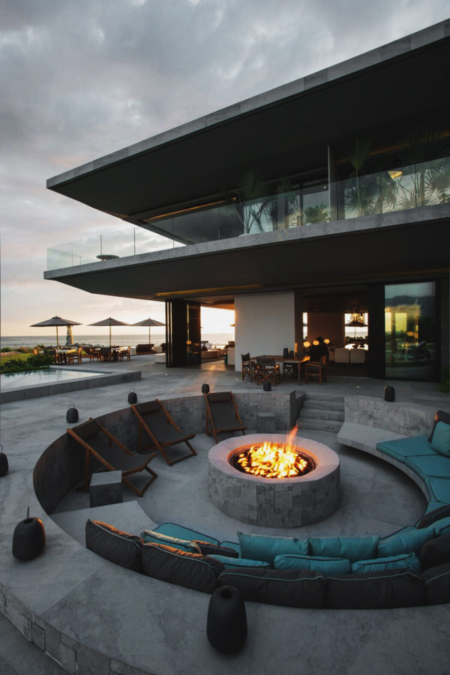 Fire pit at Private Residence by Ezequiel Farca
