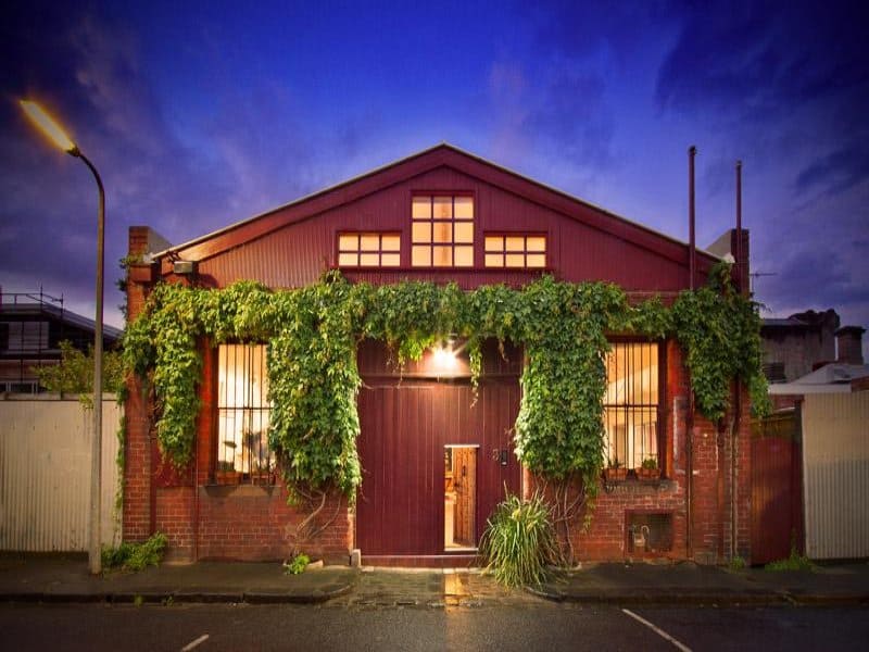 Melbourne warehouse with a garden