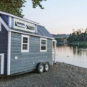 Tiny house on wheels on the lake 285x285 Extremely Tiny Homes: Minimalistic Living in Style
