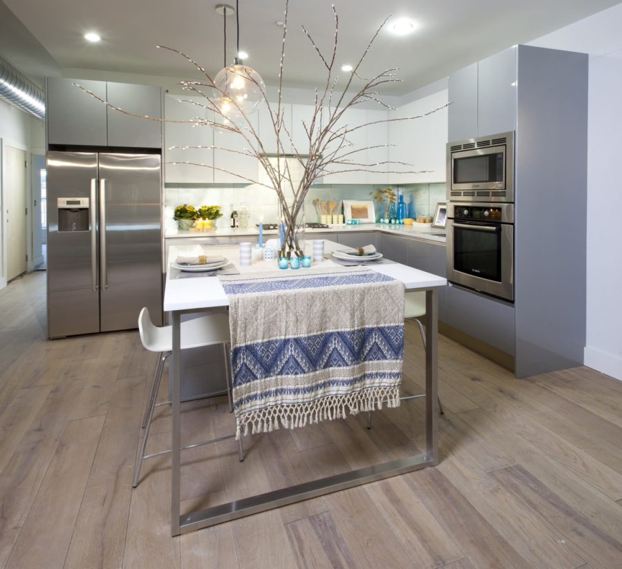 灰色的厨房华体会体育在线创意-白色和灰色两种色调的厨房橱柜