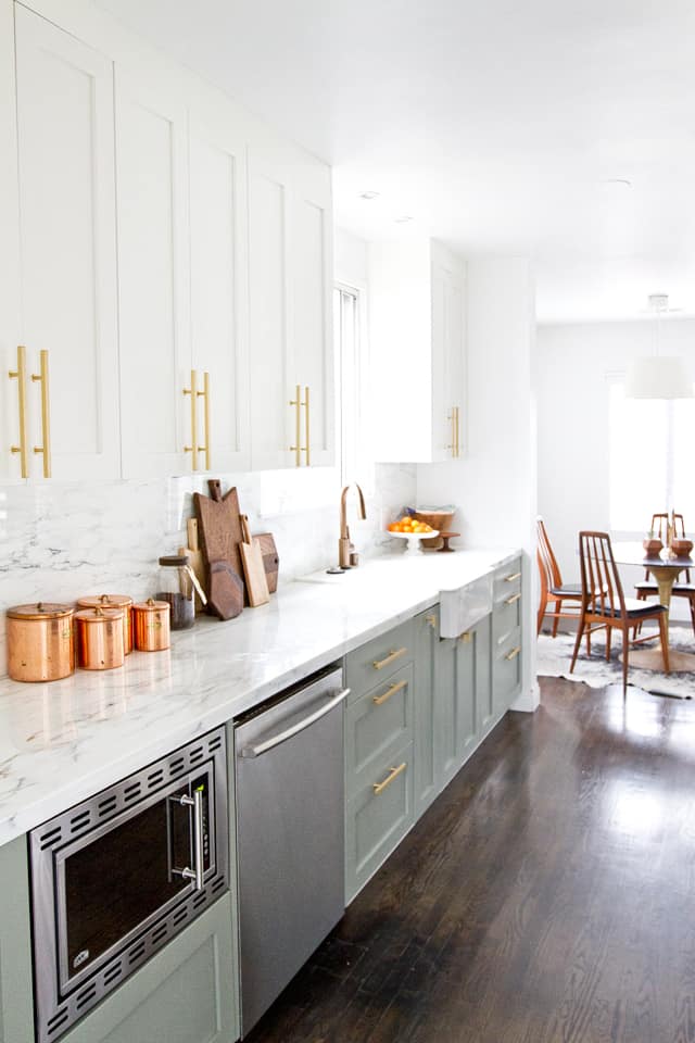35 Two-Tone Kitchen Cabinets To Reinspire Your Favorite Spot In The House