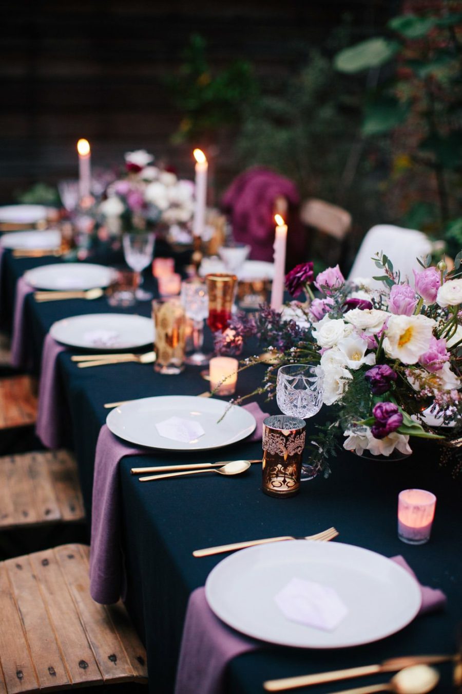 Blue and purple table decor