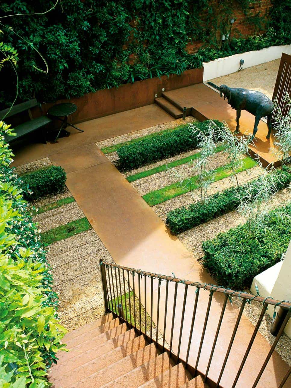 Linear garden