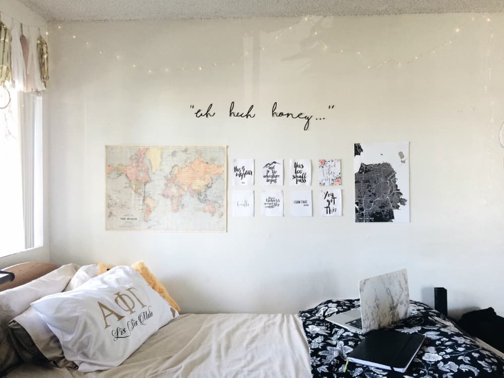 Minimal dorm room