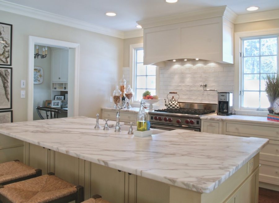 white-marble-kitchen-countertop