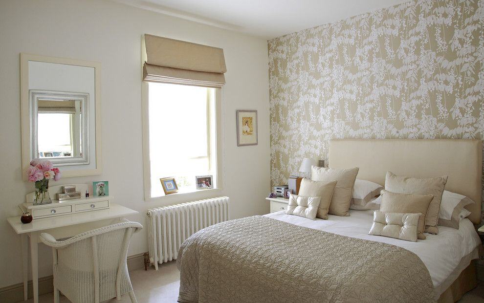 Shabby chic French bedroom wallpaper