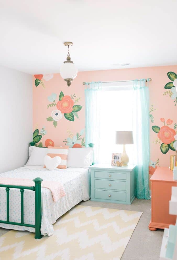 Modern Bedroom Designs For Girls   Traditional Modern Bedroom Designs For Girls With Flowers On Walls 