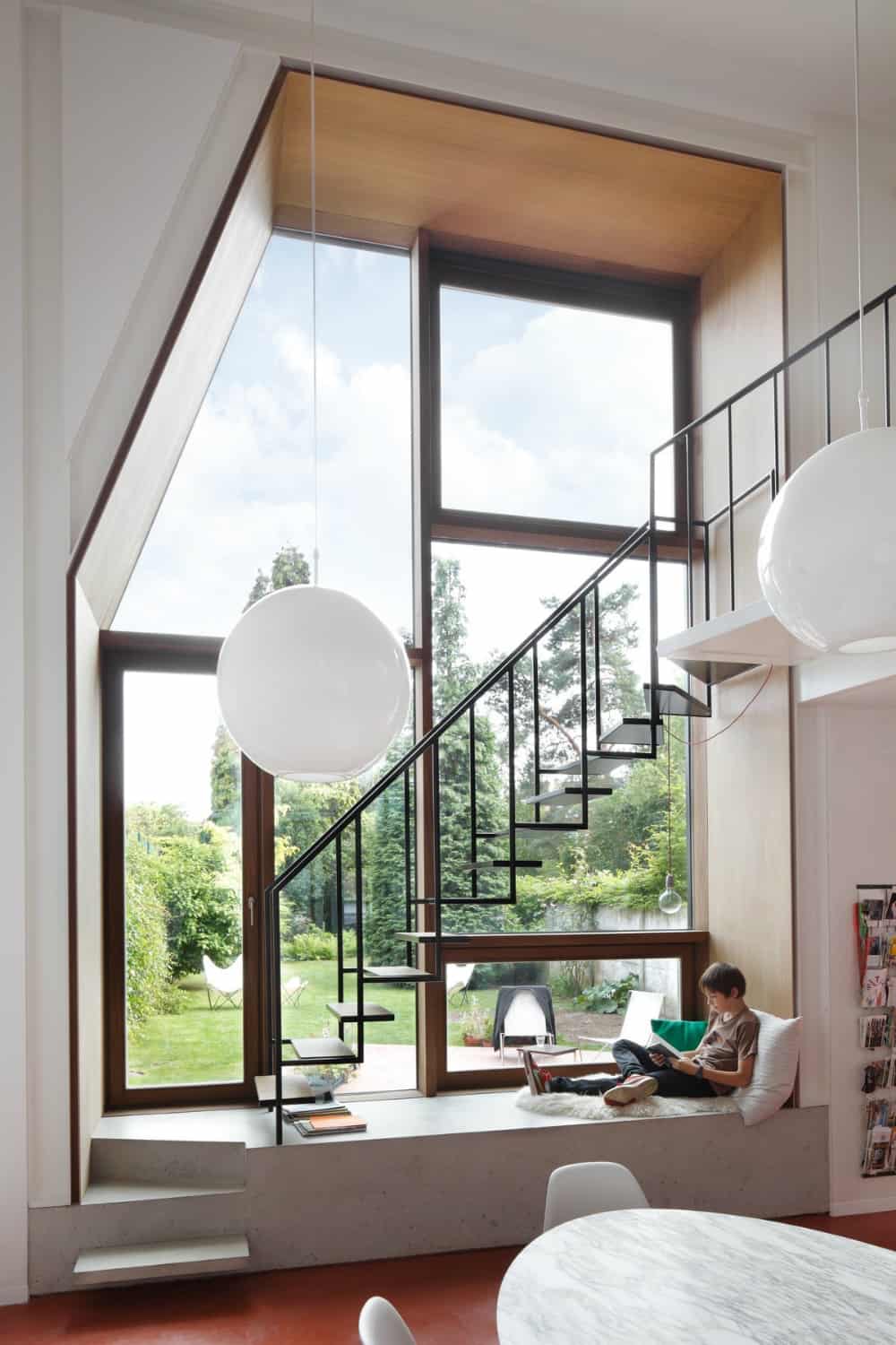 36 Cozy And Stylish Corner Window Nook Ideas - DigsDigs