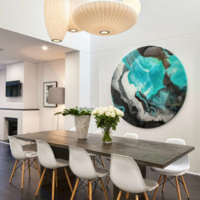 20 Dining Rooms Featuring Artworks That Make All The Difference