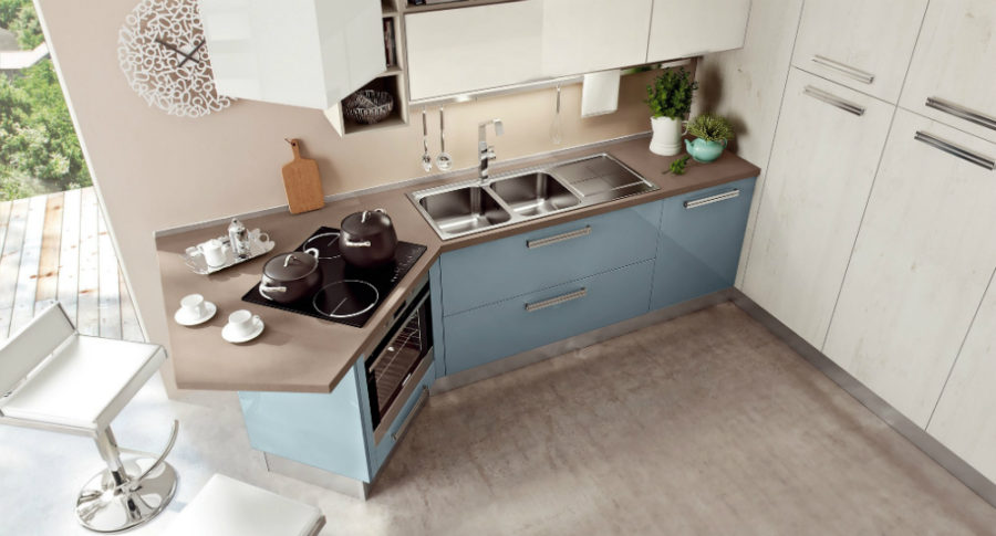 SWING Kitchen with peninsula by Cucine Lube