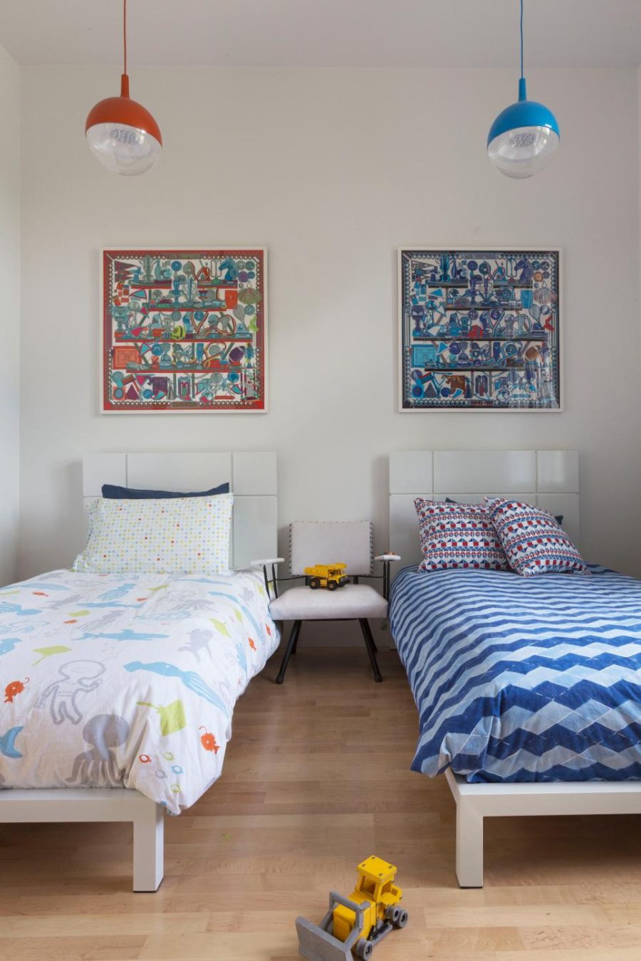 Shared kids bedroom by Ann Lowengart