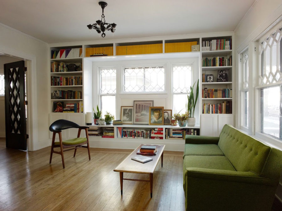 Window built-in bookshelves