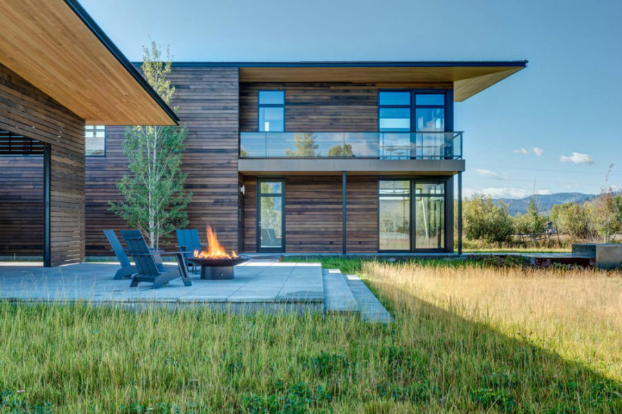 Glass balcony railings don't obstruct the views of mountains