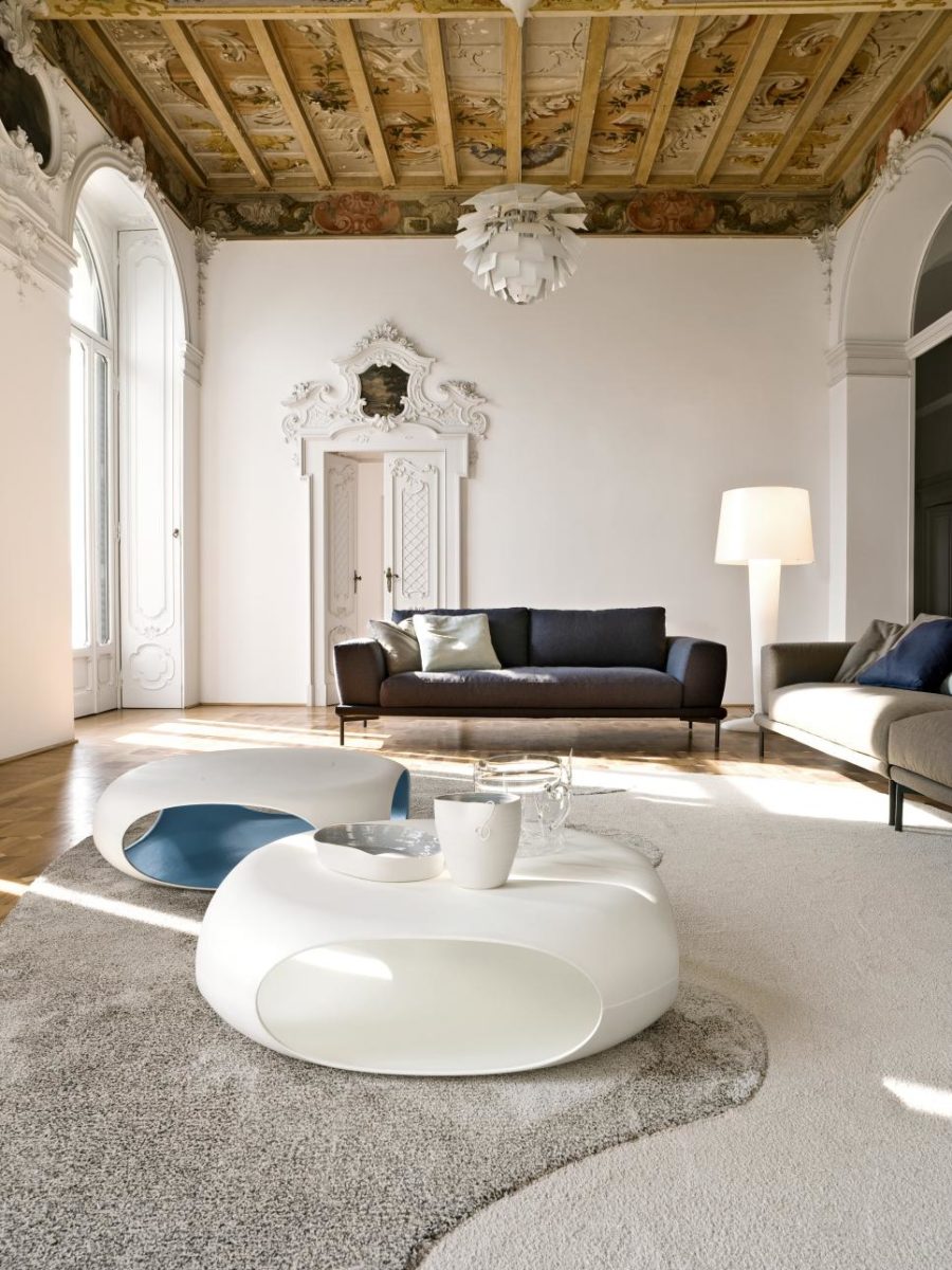 意大利风格的客厅，独特的木质天花板
