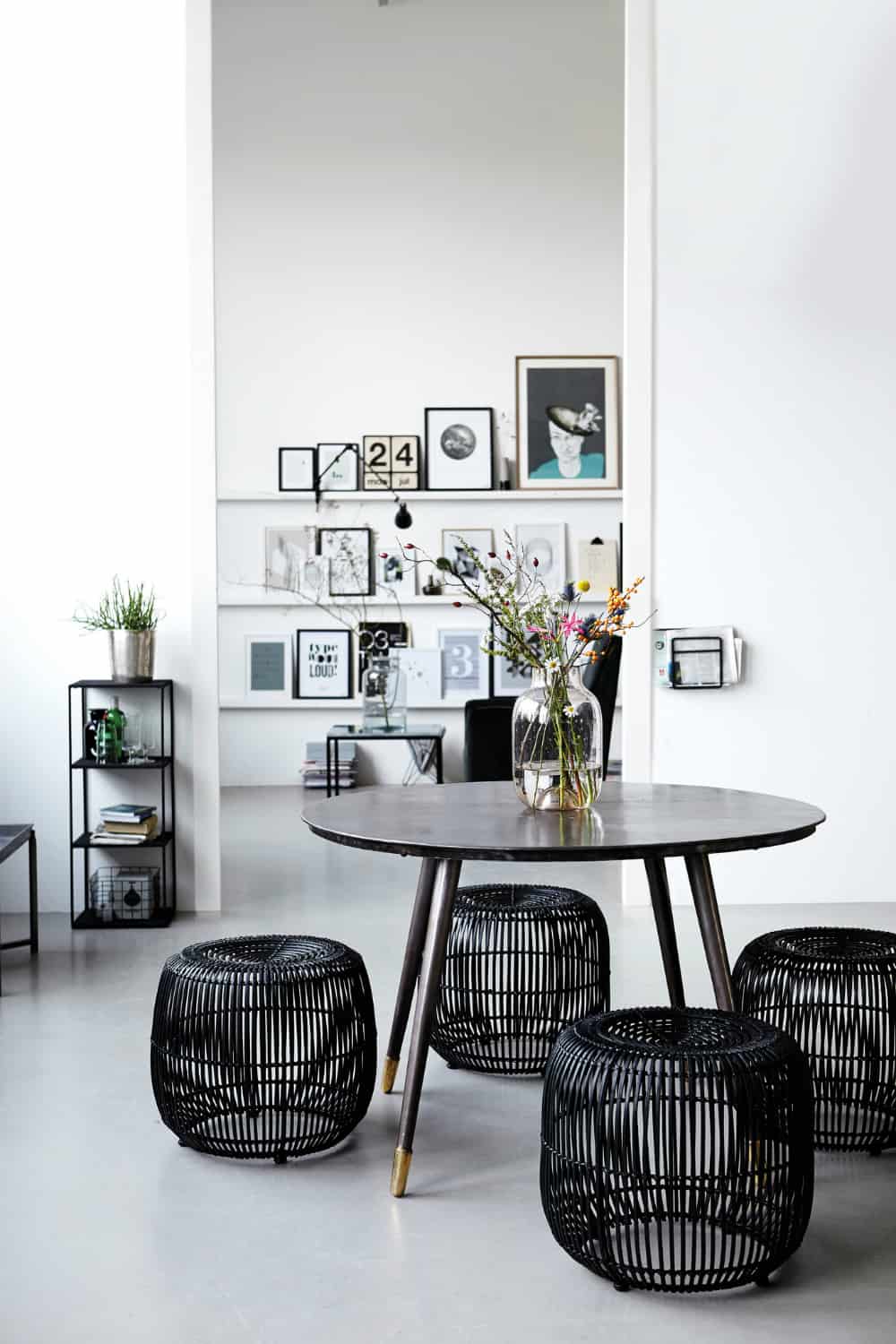Metal wire dining stools