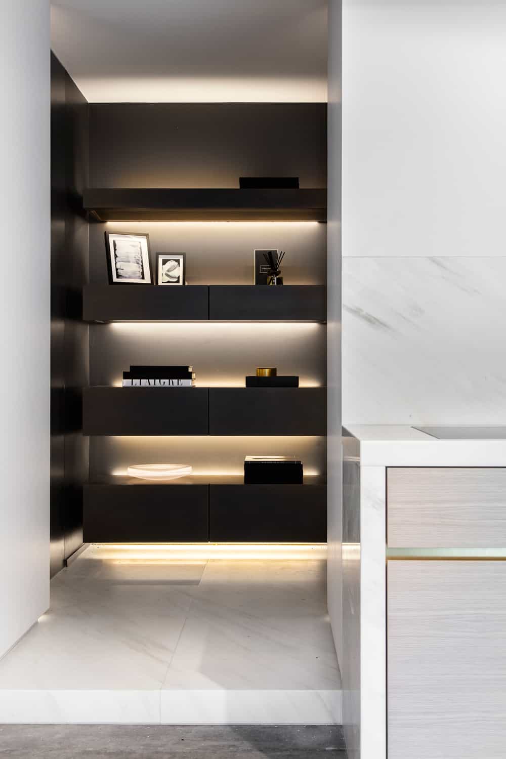 Shelf lighting by Obumex