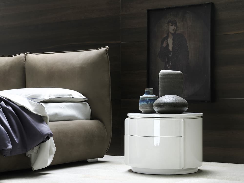 Yndro bedside table by Silenia
