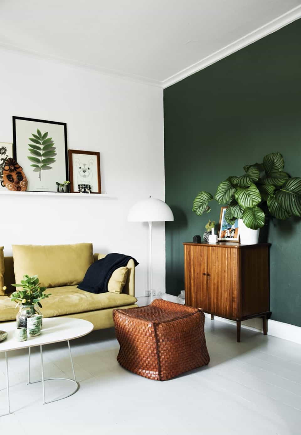 Retro chic apartment with a green color theme