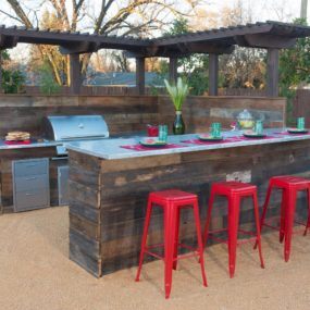 20 Modern Outdoor Bar Ideas To Entertain With!