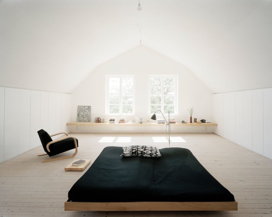 black and wood minimalist bedroom 900x720 40 Simple and Chic Minimalist Bedrooms
