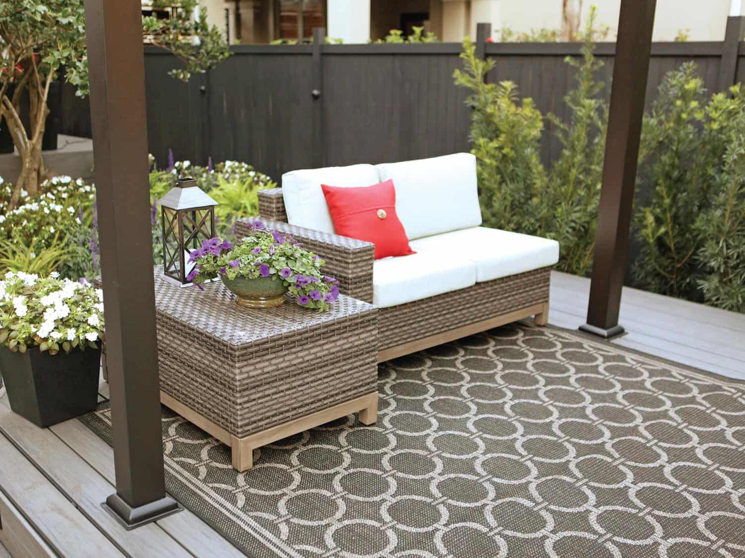 10 Ways to Make the Most out of a Small Outdoor Space