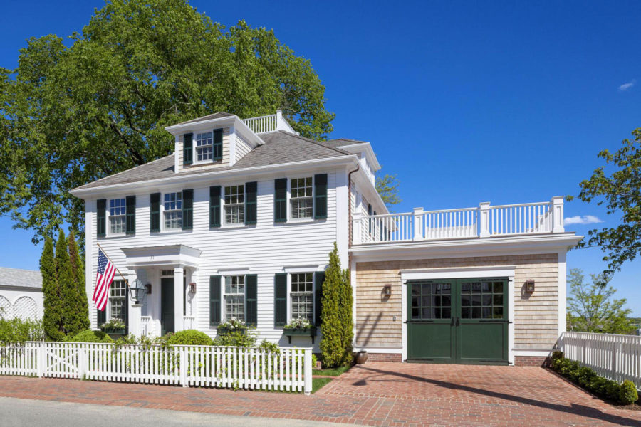 These 15 Colonial Style Homes  Will Have You Feeling Warm 