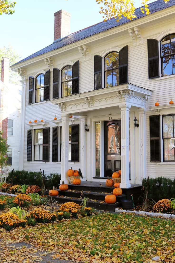 Halloween-Ready Colonial Home
