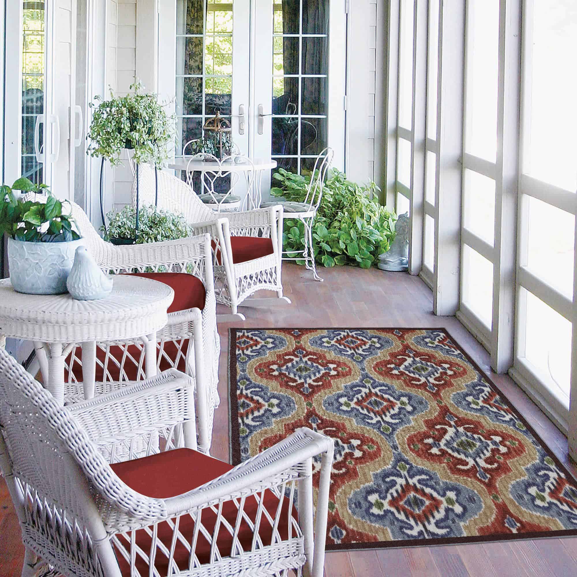Classic wicker furniture brings the outdoors directly into your indoor space. It is an excellent material to have in your sunroom especially if your area is exposed to the outdoor elements.