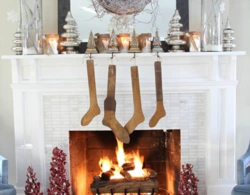 12 Country Ways to Bring Christmas Cheer to Your Mantel