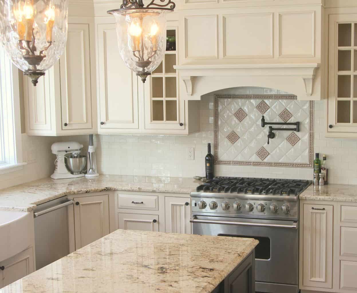 Top Taupe Paints For Your Kitchen Cabinets, What Color Paint Goes With Taupe Kitchen Cabinets