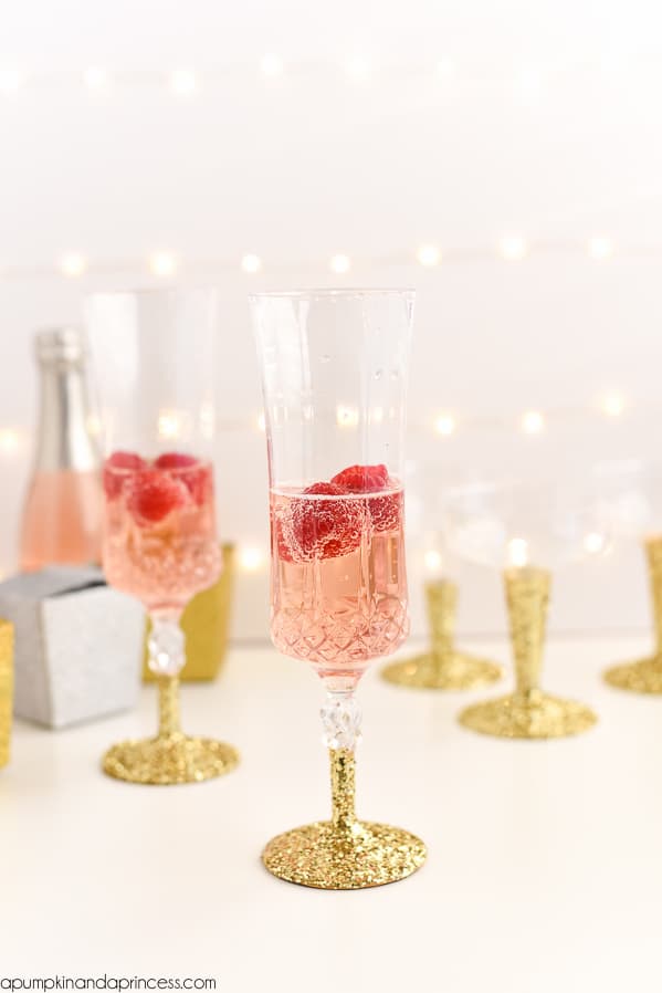 DIY-Glitter-Champagne-Glasses