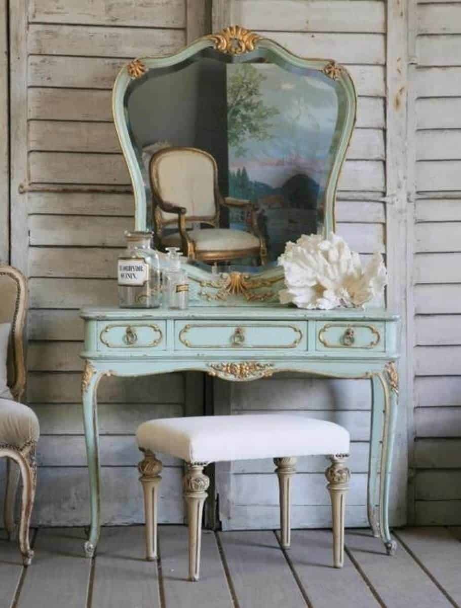 vintage vanity decor