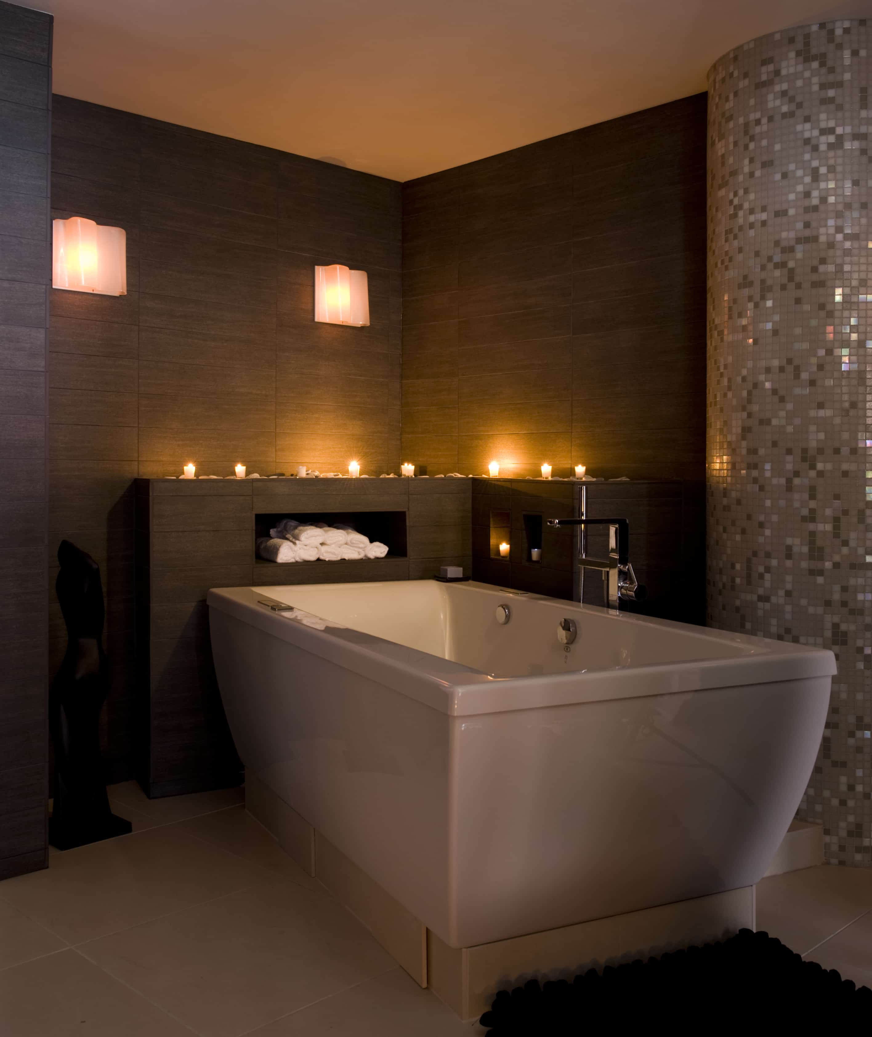 spa inspired bathroom with lighting