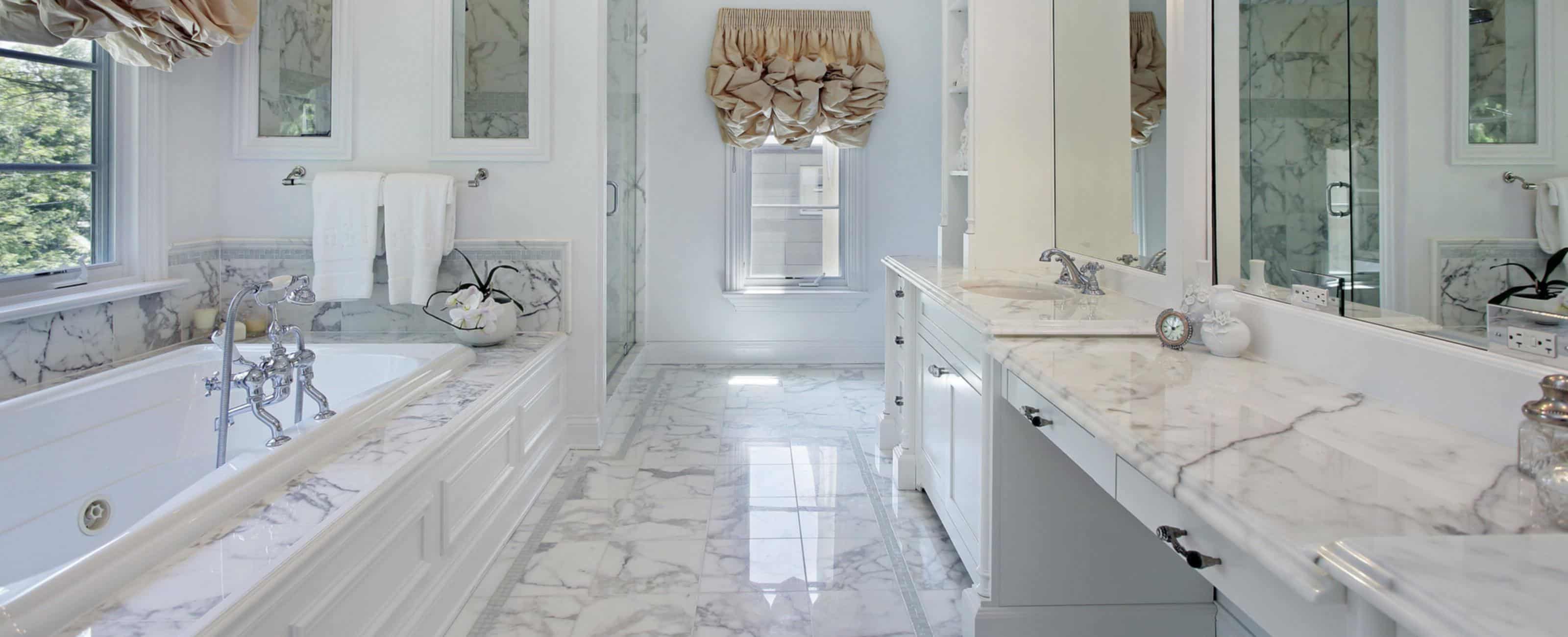 bathroom with grey and marble - Тенденции серых ванных комнат, которые обязательно должны быть