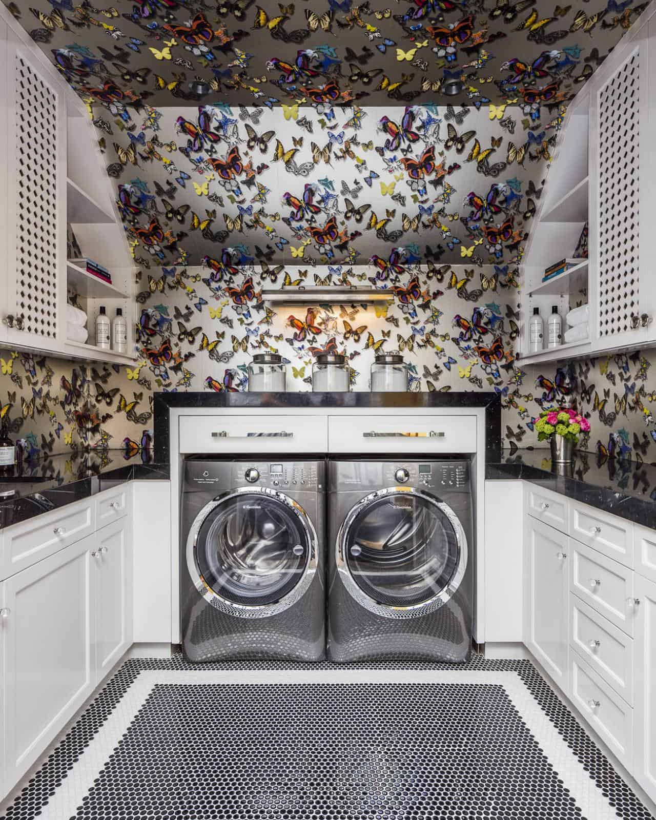 pattern wallpaper laundry room