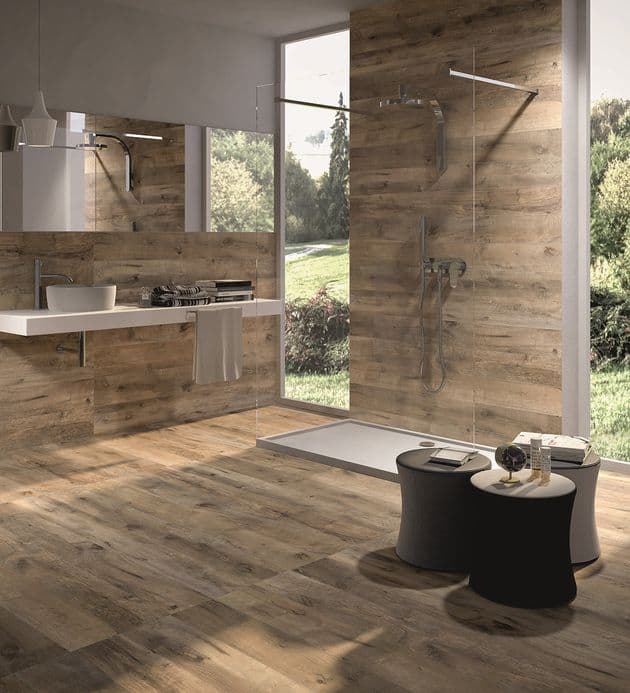 all wood tile bathroom - 15 ванных комнат, переоборудованных под "деревянную" плитку.